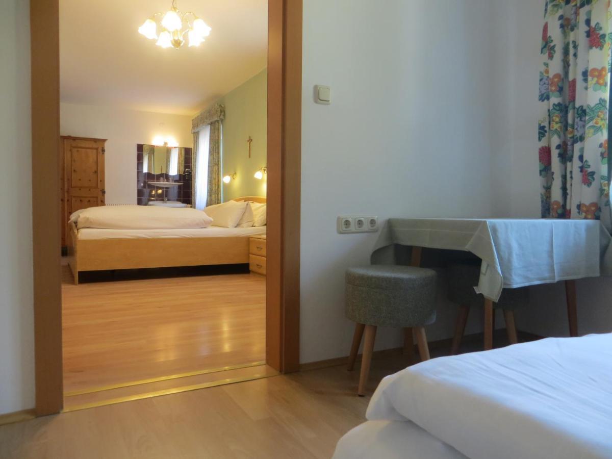 Garni Haus Jagerwirt Hotel Fuschl am See Room photo