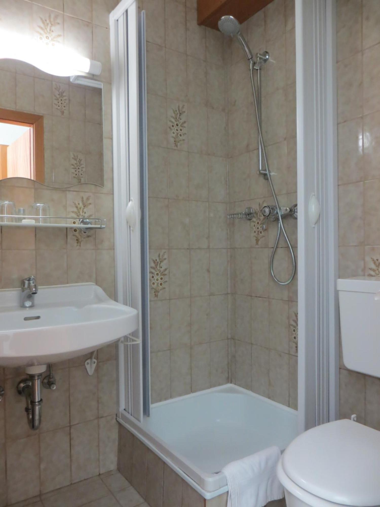 Garni Haus Jagerwirt Hotel Fuschl am See Room photo